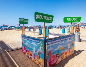 Benidorm lanza un punto de reciclaje para artículos playeros en la playa de Levante